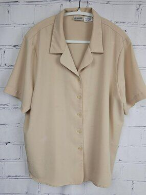 Liz Baker Essentials Womens L Classic Beige Short Sleeve Button-Up Shirt Blouse